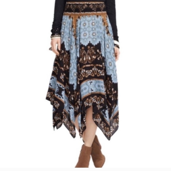 Free People Dresses & Skirts - Free people fly away skirt. RARE COLOR